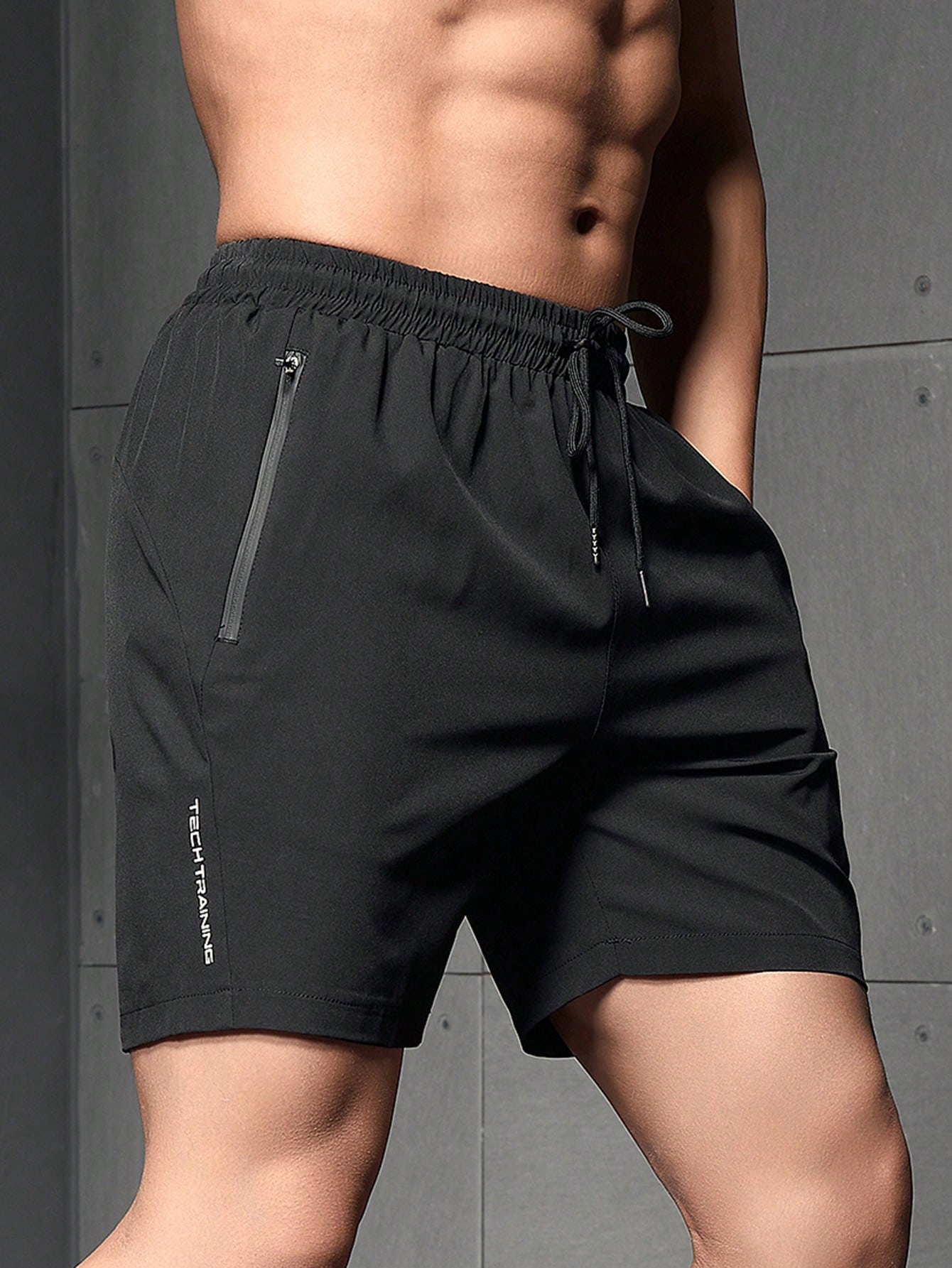 Manfinity Sport Polished Boyfriend Style Men's Drawstring Waist Sports Shorts With Zipper Pockets Gym Shorts